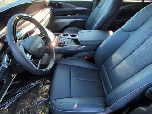 Used 2025 Cadillac Escalade IQ Luxury 2 image 10