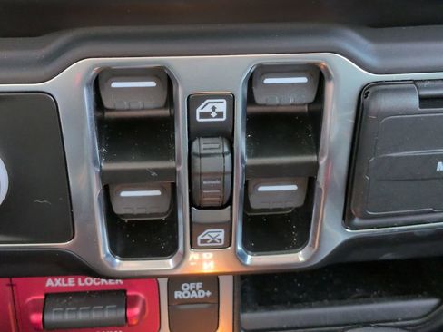 Used 2023 Jeep Gladiator Mojave w/ LED Lighting Group AWD/4WD image 22