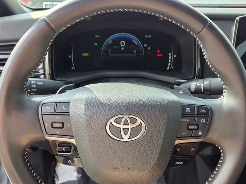 Used 2025 Toyota Camry SE image 24
