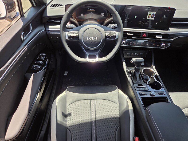 New 2026 Kia K5 GT-Line w/ GT-Line Premium Package FWD image 9