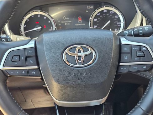 Used 2022 Toyota Highlander Limited AWD/4WD image 25
