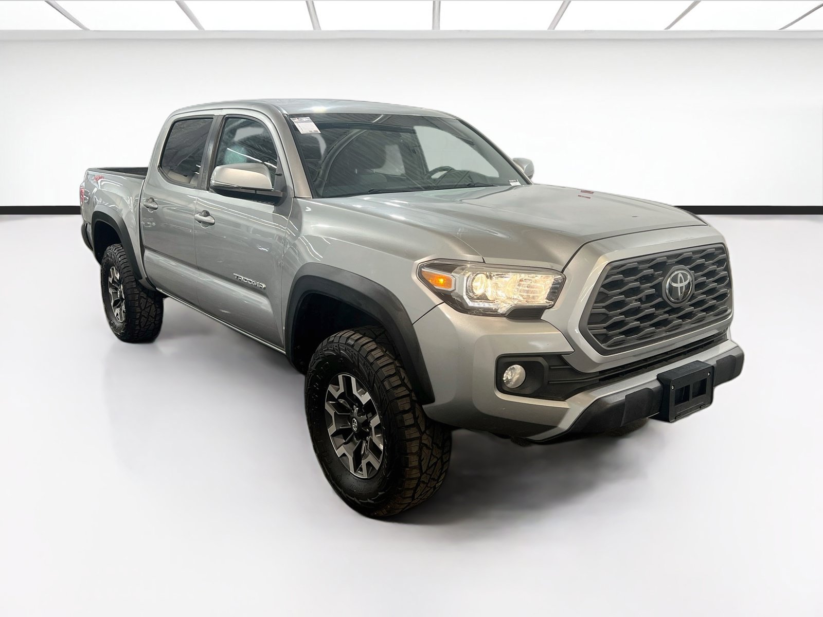 Used 2023 Toyota Tacoma TRD Off-Road w/ Technology Package AWD/4WD image 3