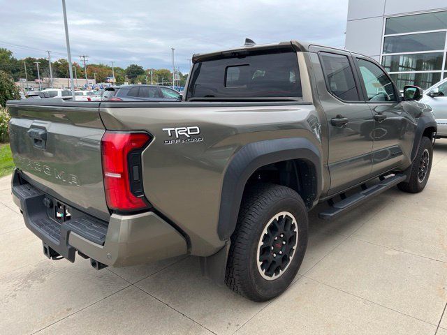 Used 2024 Toyota Tacoma TRD Off-Road w/ TRD Off Road Premium Package AWD/4WD image 7