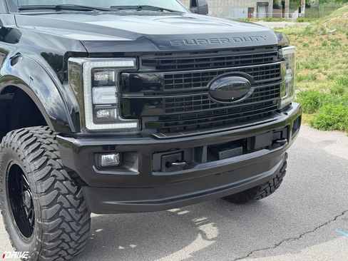 Used 2017 Ford F350 Platinum w/ Platinum Ultimate Package AWD/4WD image 5