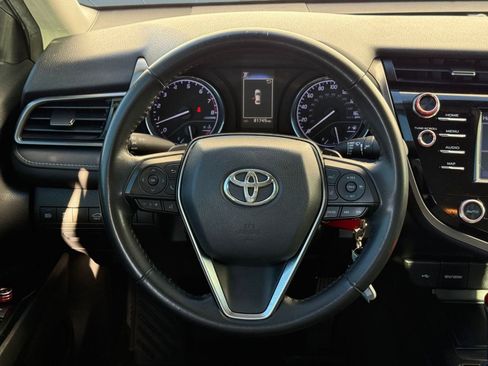 Used 2020 Toyota Camry SE image 15