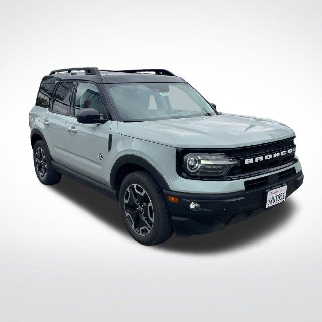 Used 2022 Ford Bronco Sport Outer Banks w/ Tech Package AWD/4WD image 1