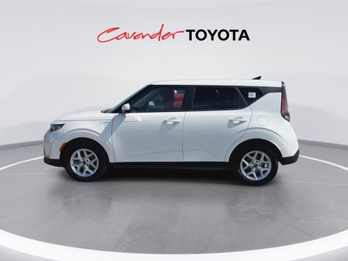 Used 2025 Kia Soul LX w/ LX Technology Package FWD image 5