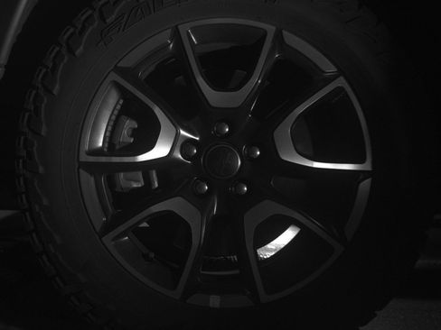 Used 2025 Jeep Compass Trailhawk image 12