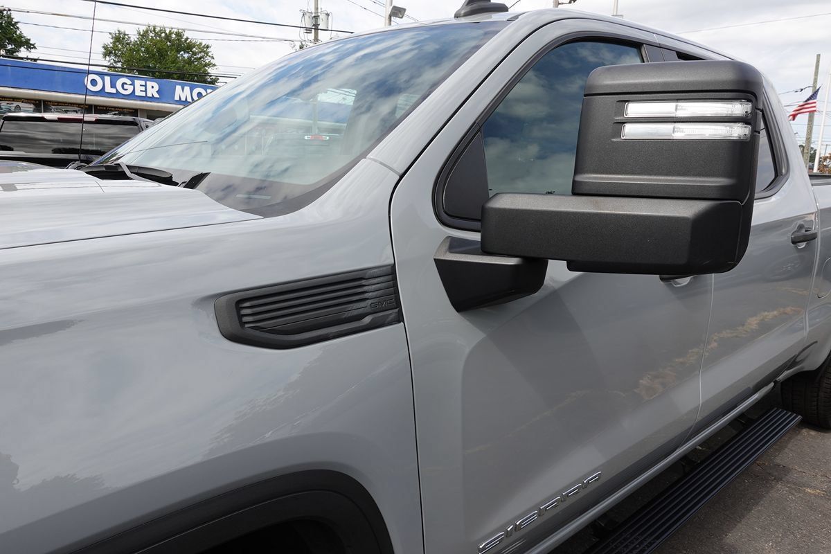 Used 2024 GMC Sierra 1500 Pro w/ Graphite Edition AWD/4WD image 7