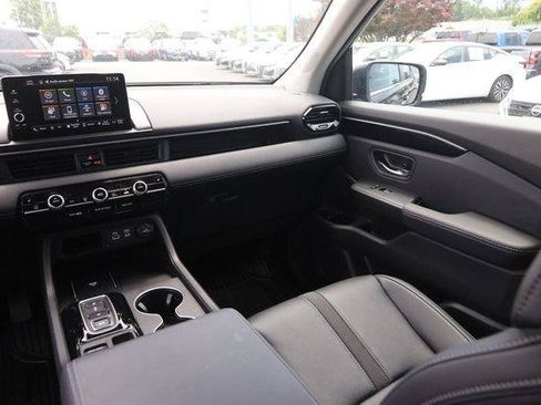 Used 2025 Honda Pilot EX-L image 27