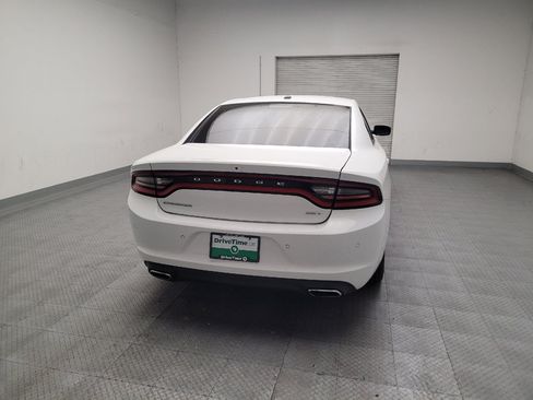 Used 2018 Dodge Charger SXT RWD image 7