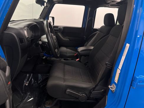 Used 2012 Jeep Wrangler Unlimited Sport AWD/4WD image 11