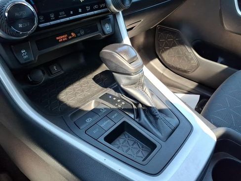 Used 2020 Toyota RAV4 XLE w/ Convenience Package image 17