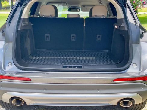 Used 2022 Lincoln Corsair AWD w/ Equipment Group 101A image 8