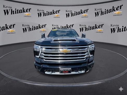 Certified 2025 Chevrolet Silverado 2500 High Country w/ High Country Premium Package AWD/4WD image 3