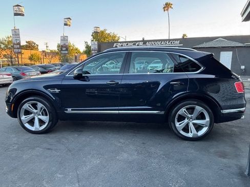 Used 2019 Bentley Bentayga AWD/4WD image 13