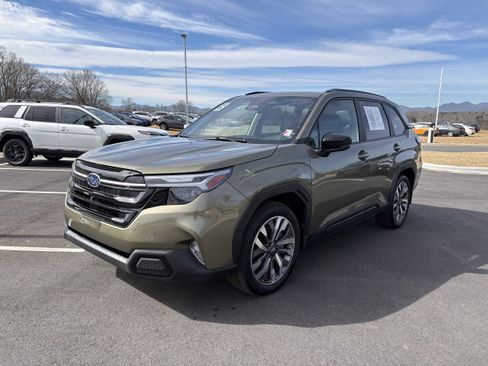 Certified 2025 Subaru Forester Touring w/ Protection Package image 3