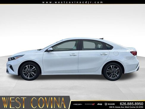 Used 2023 Kia Forte LXS FWD image 4