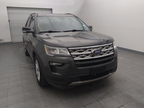 Used 2018 Ford Explorer XLT w/ Equipment Group 202A image 14