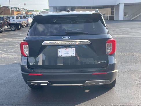 Used 2022 Ford Explorer XLT w/ Equipment Group 202A AWD/4WD image 4