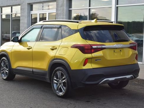 Used 2023 Kia Seltos LX AWD/4WD image 7