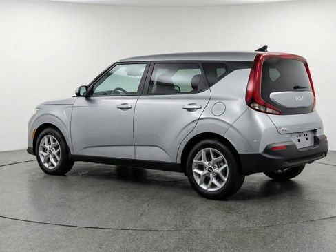 Used 2025 Kia Soul LX w/ LX Technology Package image 6