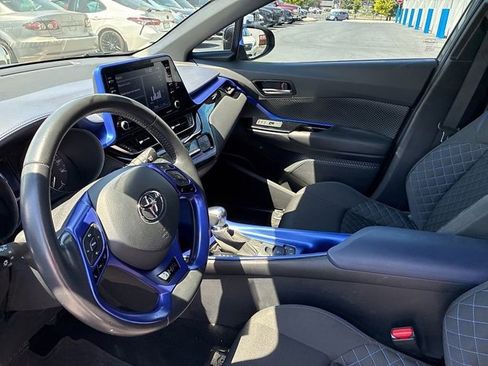 Used 2021 Toyota C-HR XLE FWD image 27