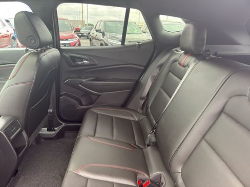 Certified 2025 Chevrolet Trax RS w/ Sunroof Package FWD image 33