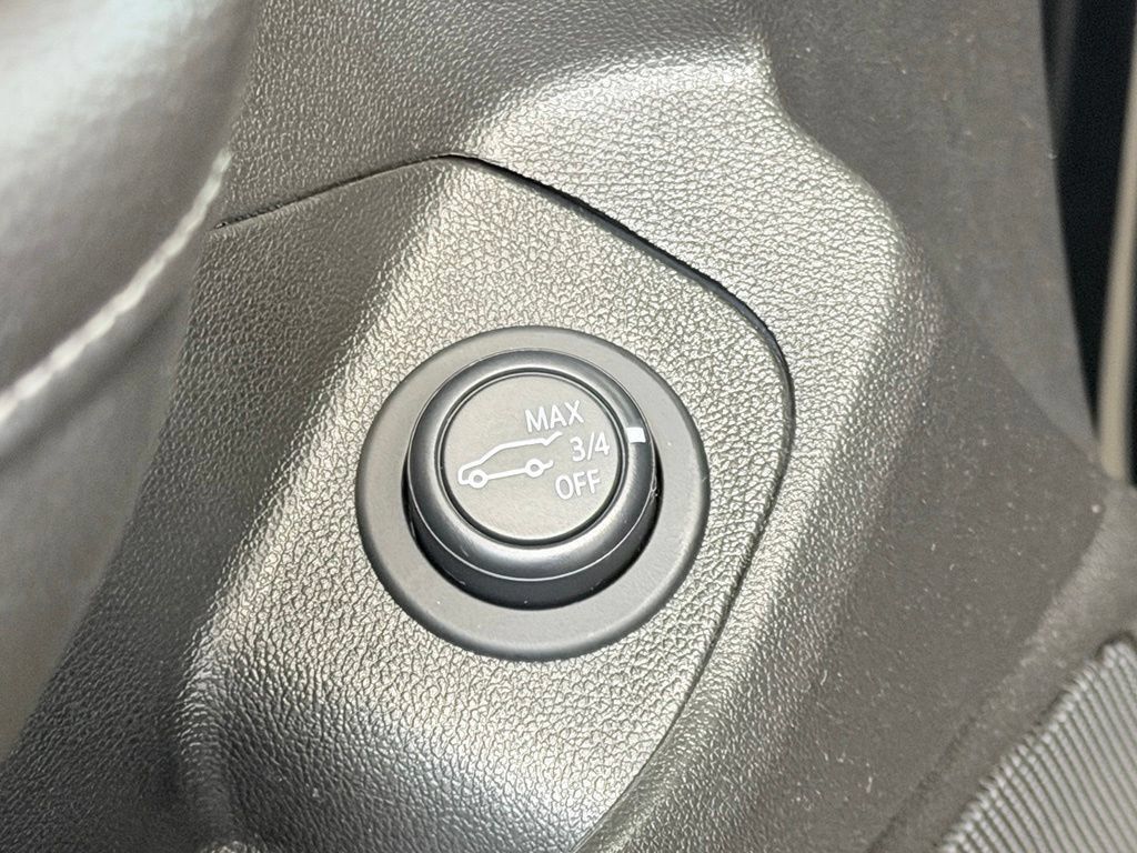 Used 2022 GMC Terrain SLE w/ Driver Convenience Package AWD/4WD image 12