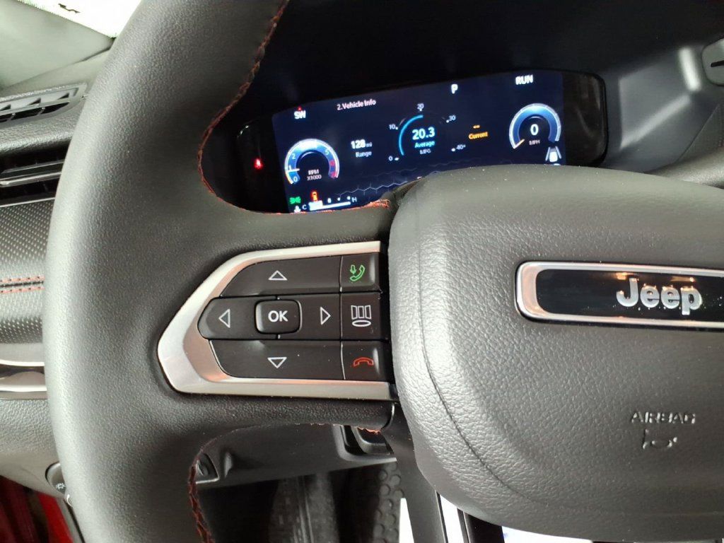 Used 2025 Jeep Compass Trailhawk w/ Trailhawk Elite Group AWD/4WD image 15