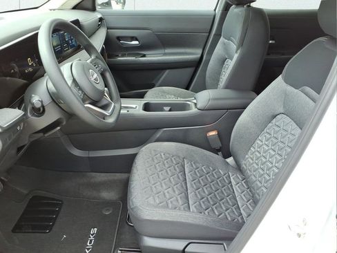 New 2026 Nissan Kicks SV image 14