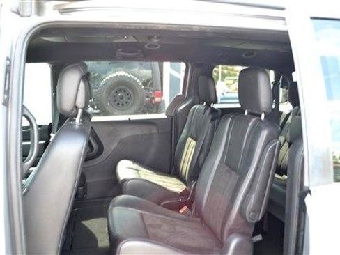 Used 2019 Dodge Grand Caravan SXT FWD image 19