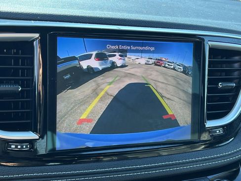 Used 2023 Chrysler Pacifica Touring-L w/ S Appearance Package image 19