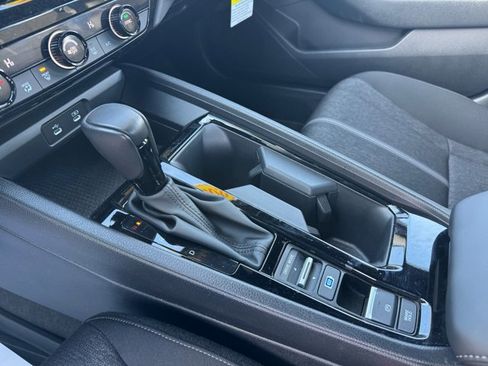 Used 2024 Honda Accord Sport image 31