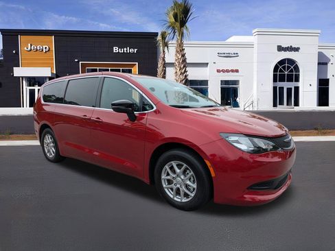 New 2026 Chrysler Voyager LX image 8