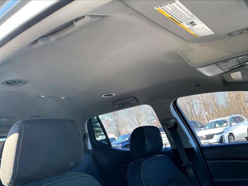 Used 2023 GMC Acadia SLE w/ Driver Convenience Package image 23