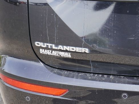 Used 2022 Mitsubishi Outlander SE AWD/4WD image 7
