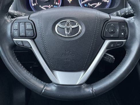 Used 2019 Toyota Highlander XLE image 10