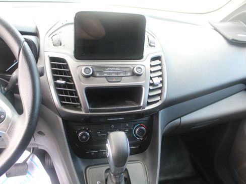 Used 2021 Ford Transit Connect XLT image 16
