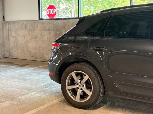 Used 2021 Porsche Macan AWD/4WD image 11