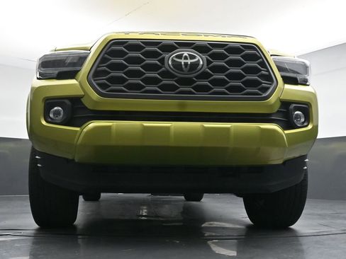 Used 2023 Toyota Tacoma TRD Sport w/ Black Out Package (TMS) AWD/4WD image 33