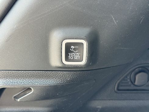 Certified 2023 Jeep Grand Cherokee Altitude AWD/4WD image 14