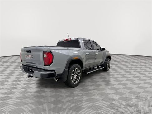 Used 2024 GMC Canyon Denali image 10