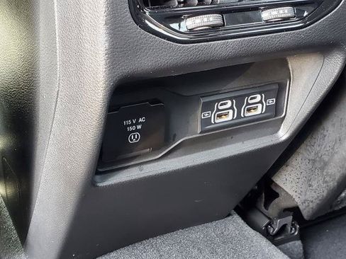 Used 2023 Jeep Grand Cherokee Altitude AWD/4WD image 27