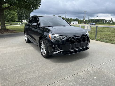 Used 2021 Audi Q3 2.0T Premium w/ Convenience Package AWD/4WD image 2