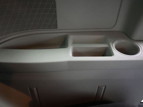 Used 2016 Dodge Grand Caravan SE image 34