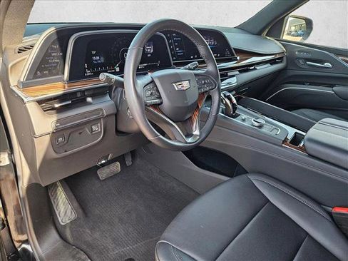 Used 2021 Cadillac Escalade Luxury image 10