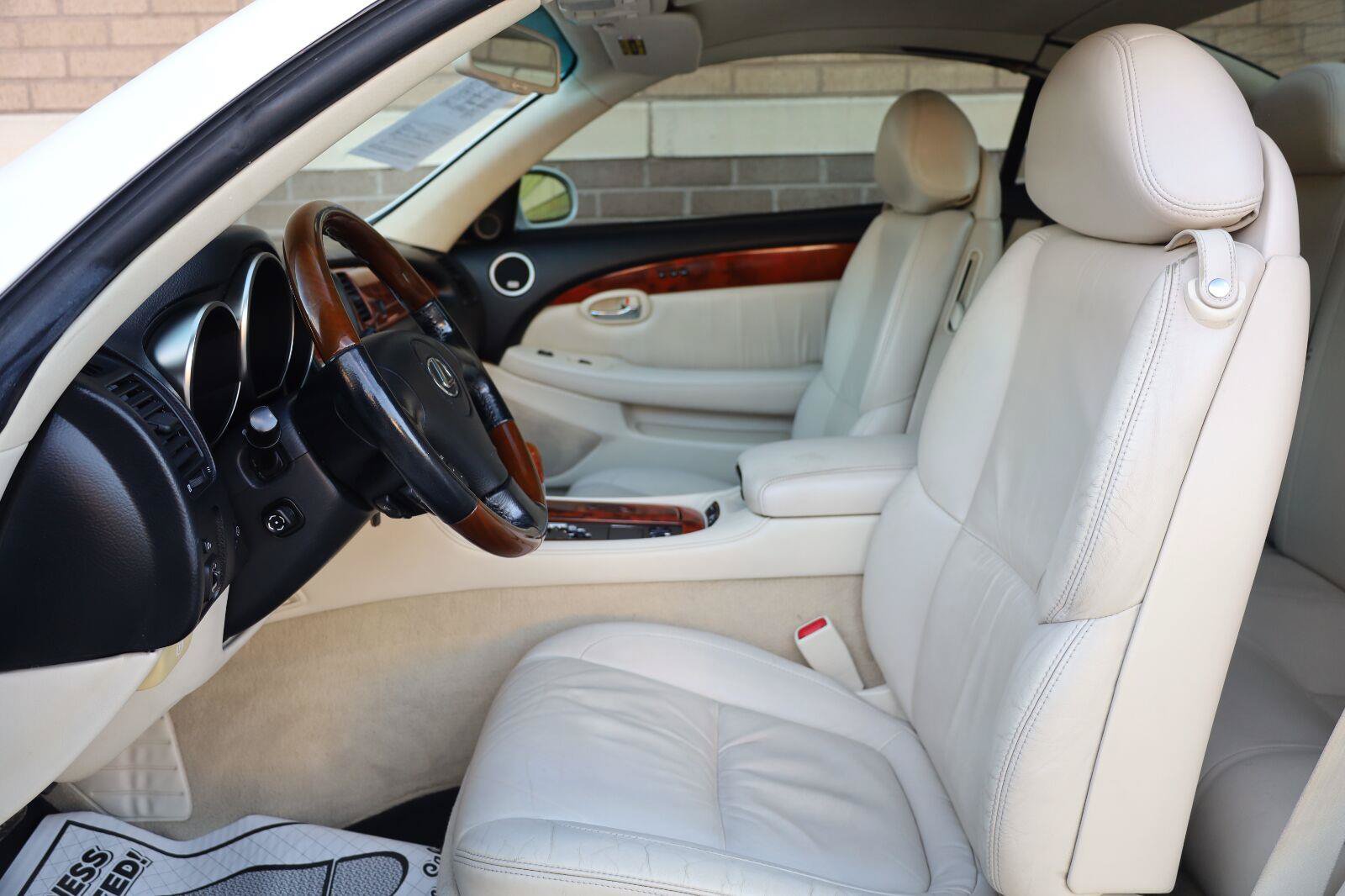 Used 2007 Lexus SC 430 Convertible w/ Preferred Accessory Pkg RWD image 16