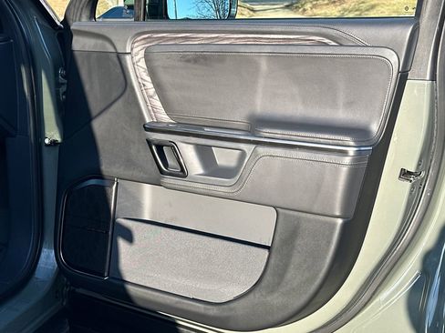 Used 2022 Rivian R1T Launch Edition image 16