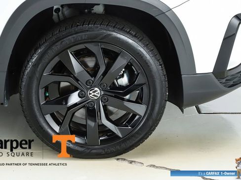 Used 2023 Volkswagen Taos SE w/ Black Wheel Package FWD image 14